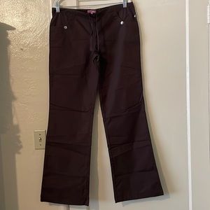 Scrub top. Perfect for healthcare worker. 4 pockets. Excellent condition.